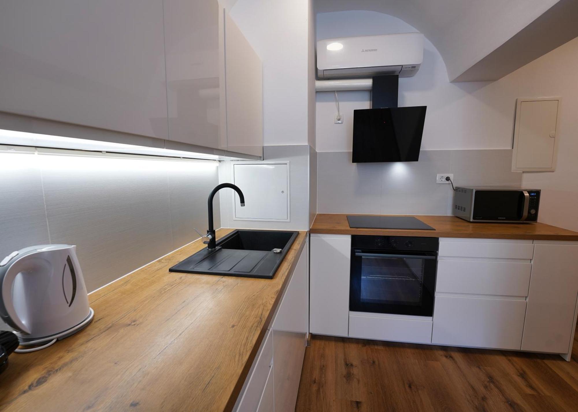 Apartments Metro 7 Ljubljana Ngoại thất bức ảnh