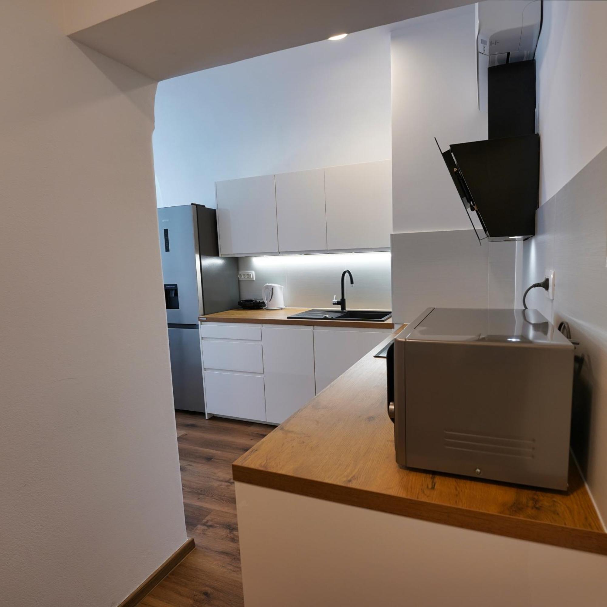 Apartments Metro 7 Ljubljana Ngoại thất bức ảnh