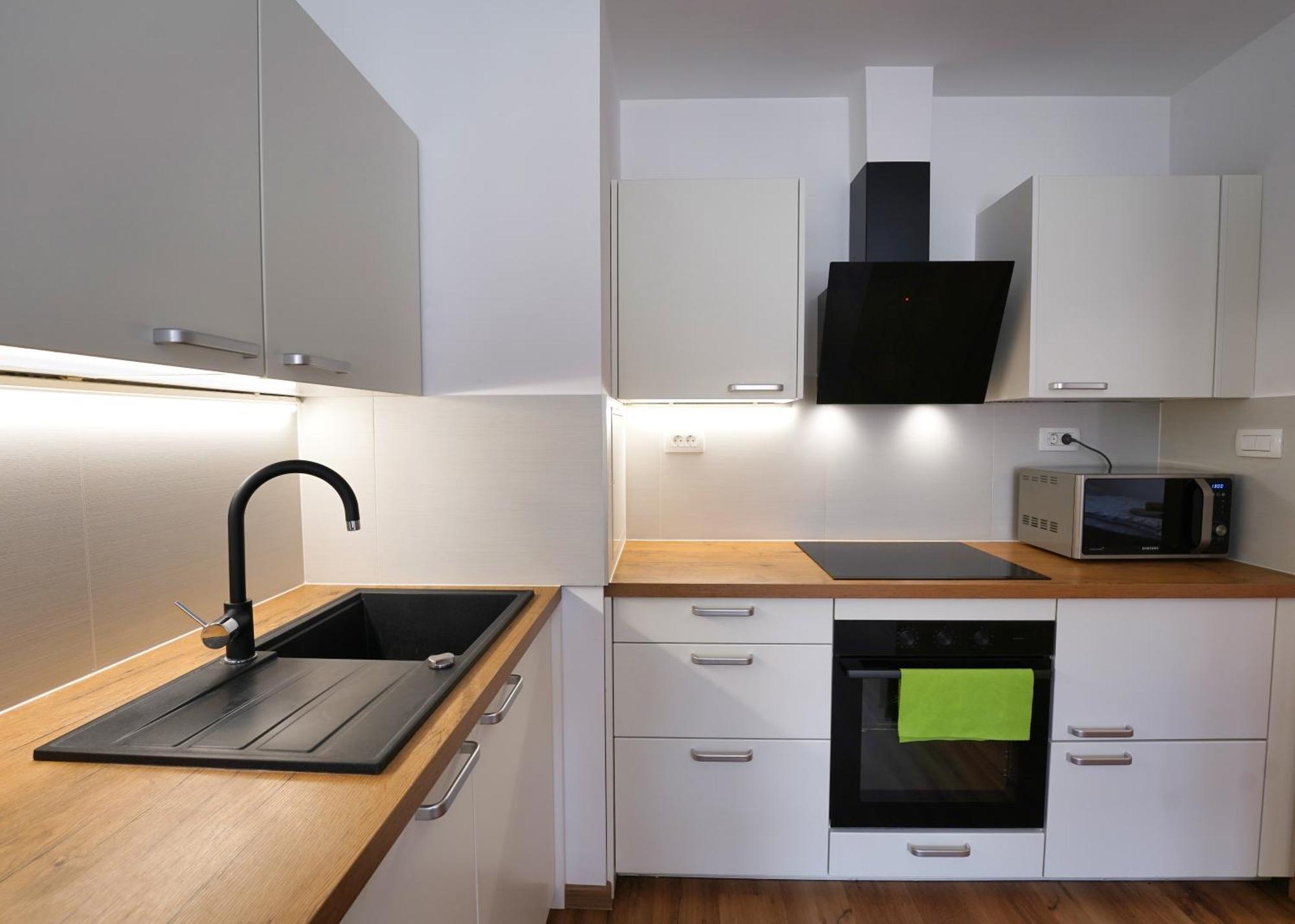 Apartments Metro 7 Ljubljana Ngoại thất bức ảnh